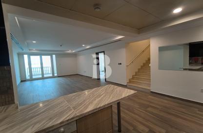 Apartment - 2 Bedrooms - 3 Bathrooms for rent in Al Mutahidah Tower - Viva Bahriyah - The Pearl Island - Doha
