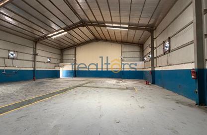 Warehouse - Studio - 4 Bathrooms for rent in East Industrial Street - Birkat Al Awamer - Al Wakra