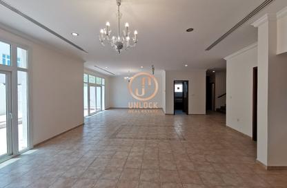 مجمع سكني - 3 غرف نوم - 5 حمامات للايجار في مجمع العين 3 - مجمع العين - عين خالد - الدوحة