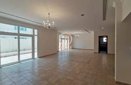 Compound - 3 Bedrooms - 5 Bathrooms for rent in Al Ain Compound 3 - Al Ain Compound - Ain Khaled - Doha