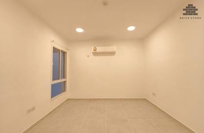 Apartment - 3 Bedrooms - 2 Bathrooms for rent in Al Mansoura - Al Mansoura - Doha
