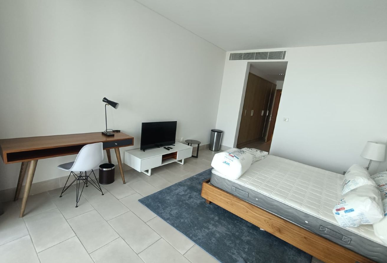 LUXURY FULLY FURNISHED 1 BHK + MAID WITH BALCONY thumbnail 7