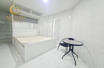 Apartment - Studio - 1 Bathroom for rent in Umm Ghuwailina 4 - Umm Ghuwailina - Doha