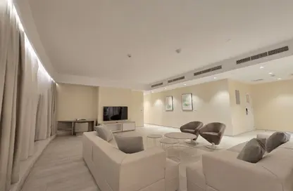 Apartment - 4 Bedrooms - 5 Bathrooms for rent in West Bay Tower - West Bay - West Bay - Doha