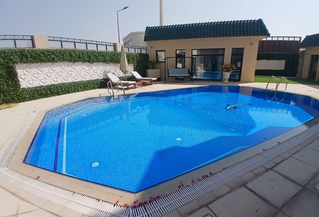6 BR Villa with Private Pool and Garden