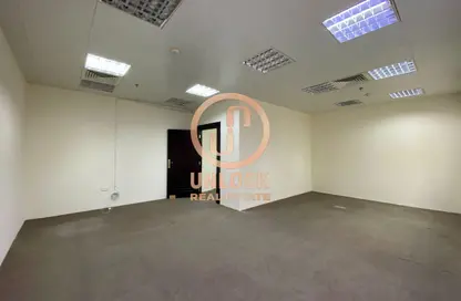 مساحات مكتبية - استوديو - 2 حمامات للايجار في بناية الهاشمي - شارع المنتزه - المنتزه - الدوحة