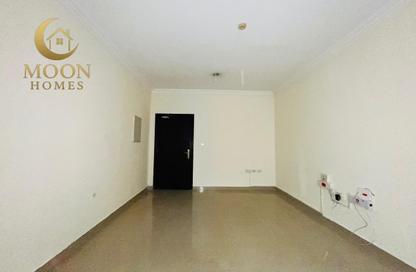 Apartment - 1 Bedroom - 1 Bathroom for rent in Umm Ghwailina Comm - Umm Ghuwalina - Umm Ghuwailina - Doha