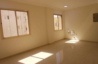 Apartment - 2 Bedrooms - 2 Bathrooms for rent in Umm Ghuwalina - Umm Ghuwailina - Doha