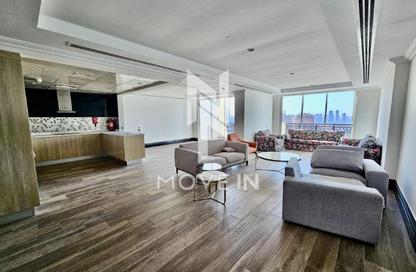 Penthouse - 2 Bedrooms - 4 Bathrooms for rent in Viva Central - Viva Bahriyah - The Pearl Island - Doha