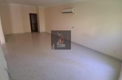 Compound - 4 Bedrooms - 4 Bathrooms for rent in Souk Al gharaffa - Al Gharrafa - Doha