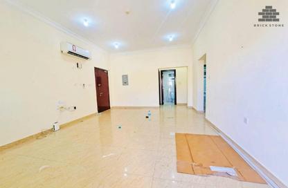 Apartment - 2 Bedrooms - 3 Bathrooms for rent in Bin Omran 35 - Fereej Bin Omran - Doha