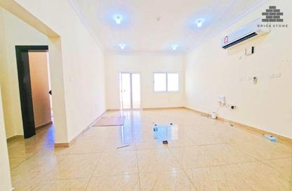 Apartment - 2 Bedrooms - 3 Bathrooms for rent in Bin Omran 35 - Fereej Bin Omran - Doha