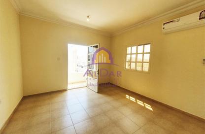 Apartment - 3 Bedrooms - 2 Bathrooms for rent in Madinat Khalifa South - Madinat Khalifa - Doha