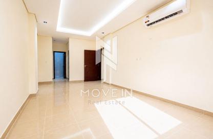 Apartment - 2 Bedrooms - 2 Bathrooms for rent in Al Nasr Street - Al Nasr - Doha