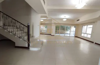 فيلا - 4 غرف نوم - 4 حمامات للايجار في شارع الوعب - الوعب - الدوحة