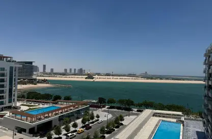 Apartment - 1 Bedroom - 2 Bathrooms for sale in Lusail Marina Heights - Marina District - Lusail