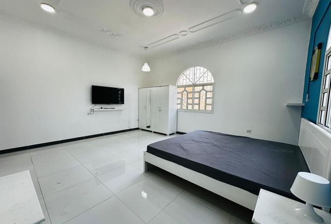 1027708 - Property Image 2