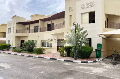 فيلا - 4 غرف نوم - 4 حمامات للايجار في العزيزية - العزيزية - الدوحة