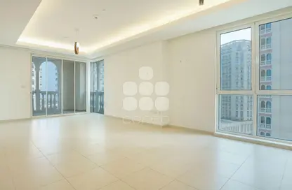 Apartment - 2 Bedrooms - 3 Bathrooms for rent in Viva West - Viva Bahriyah - The Pearl Island - Doha
