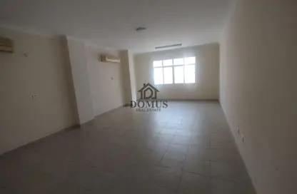 شقة - 3 غرف نوم - 3 حمامات للايجار في شارع انس - فريج بن محمود الشمالي - فريج بن محمود - الدوحة