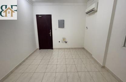 Apartment - 2 Bedrooms - 1 Bathroom for rent in Al Mansoura - Al Mansoura - Doha Apartment - 2 Bedrooms - 1 Bathroom for rent in Al Mansoura - Al Mansoura - Doha