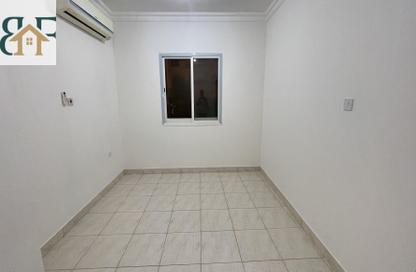 Apartment - 2 Bedrooms - 1 Bathroom for rent in Al Mansoura - Al Mansoura - Doha