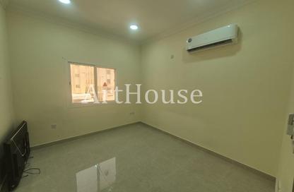 Apartment - 4 Bedrooms - 3 Bathrooms for rent in Madinat Khalifa South - Madinat Khalifa - Doha