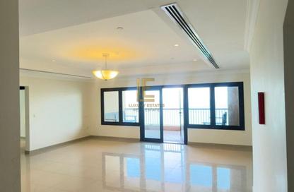 Apartment - 2 Bedrooms - 3 Bathrooms for rent in West Porto Drive - Porto Arabia - The Pearl Island - Doha