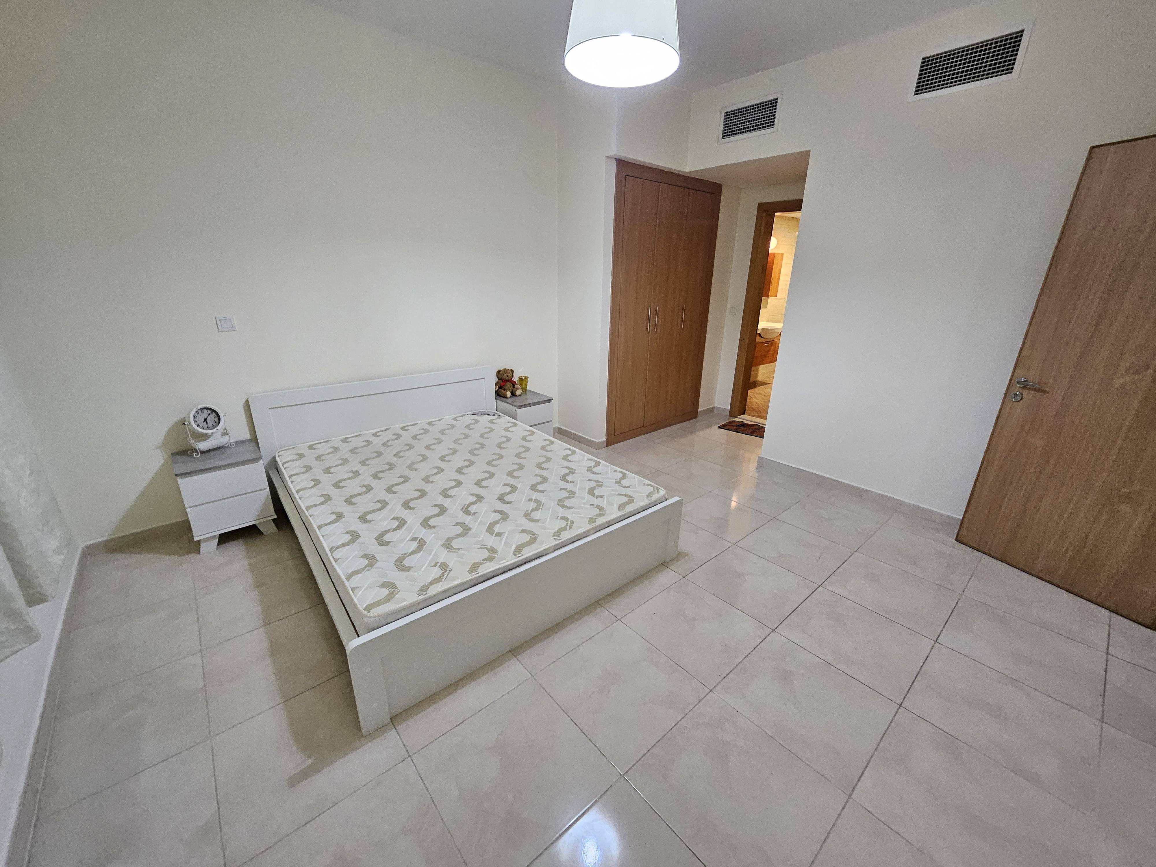 BRAND NEW FURNISHER 1BEDROOM BIG LAYOUT thumbnail 7