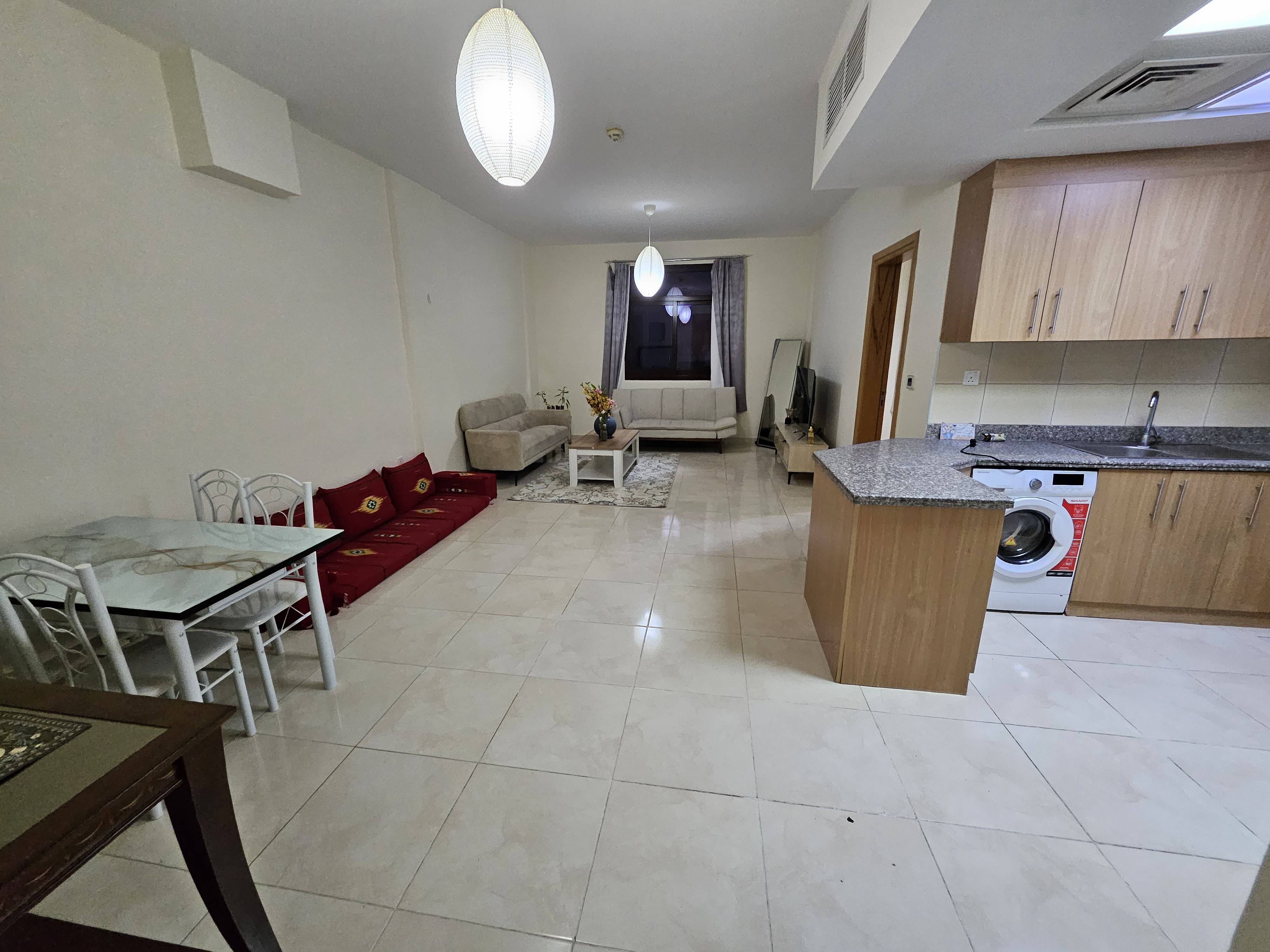 BRAND NEW FURNISHER 1BEDROOM BIG LAYOUT thumbnail 4