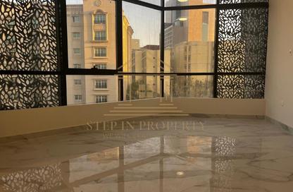 Apartment - 3 Bedrooms - 4 Bathrooms for rent in Anas Street - Fereej Bin Mahmoud North - Fereej Bin Mahmoud - Doha