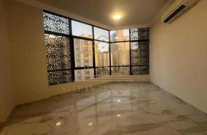 Apartment - 3 Bedrooms - 4 Bathrooms for rent in Anas Street - Fereej Bin Mahmoud North - Fereej Bin Mahmoud - Doha