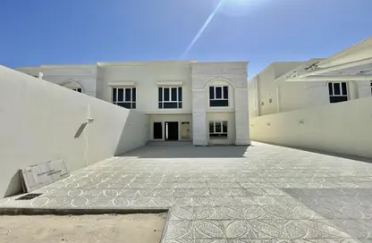 Villa - 6 Bedrooms - 6 Bathrooms for rent in Ain Khaled Villas - Ain Khaled - Doha
