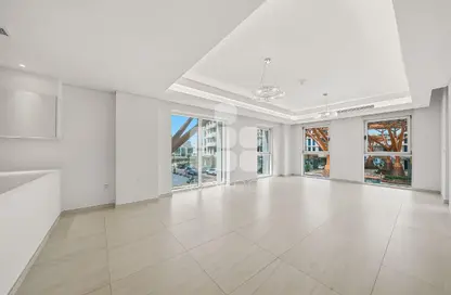 Apartment - 1 Bedroom - 2 Bathrooms for sale in Crystal Residence - Gewan Island - The Pearl Island - Doha