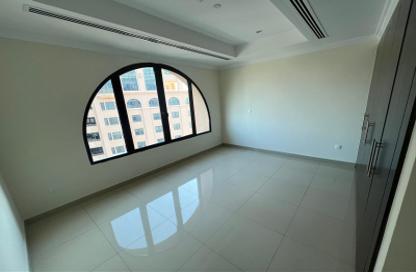 Apartment - 1 Bedroom - 2 Bathrooms for rent in East Porto Drive - Porto Arabia - The Pearl Island - Doha