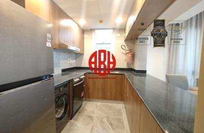 Apartment - 3 Bedrooms - 4 Bathrooms for rent in Al Salam Tower - Corniche Road - Corniche Road - Doha