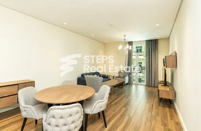 Apartment - 2 Bedrooms - 3 Bathrooms for sale in Floresta Gardens - Floresta Gardens - The Pearl Island - Doha