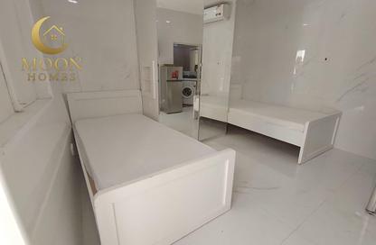 Apartment - Studio - 1 Bathroom for rent in Umm Ghuwailina 4 - Umm Ghuwailina - Doha