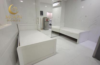 Apartment - Studio - 1 Bathroom for rent in Umm Ghuwailina 4 - Umm Ghuwailina - Doha