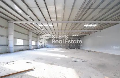 مخزن - استوديو للايجار في شارع الصناعية الشرقي - بركة العوامر - الوكرة