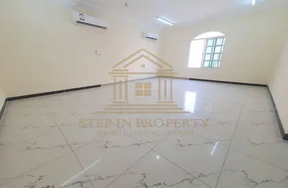 Villa - 5 Bedrooms - 4 Bathrooms for rent in Ain Khaled Villas - Ain Khaled - Doha