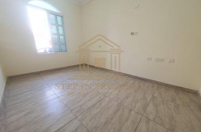 Villa - 5 Bedrooms - 4 Bathrooms for rent in Ain Khaled Villas - Ain Khaled - Doha