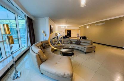 Apartment - 3 Bedrooms - 5 Bathrooms for rent in West Bay Tower - West Bay - West Bay - Doha