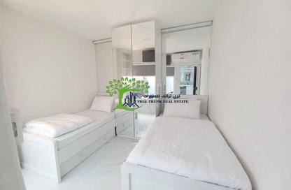 Apartment - Studio - 1 for rent in Umm Ghuwailina 4 - Umm Ghuwailina - Doha