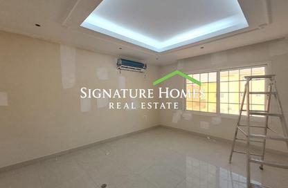 مجمع سكني - 5 غرف نوم - 5 حمامات للايجار في شارع الوعب - الوعب - الدوحة