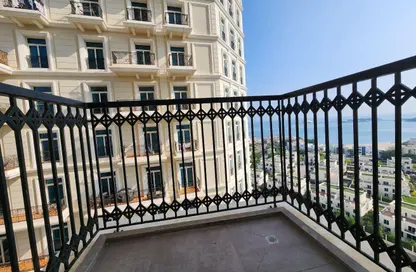 Apartment - 2 Bedrooms - 4 Bathrooms for rent in Floresta Gardens - Floresta Gardens - The Pearl Island - Doha