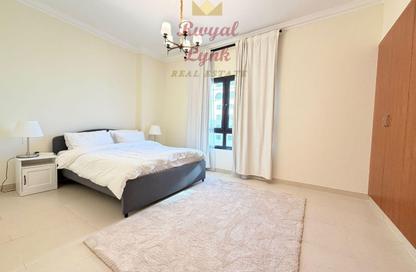 Apartment - 2 Bedrooms - 3 Bathrooms for rent in West Porto Drive - Porto Arabia - The Pearl Island - Doha