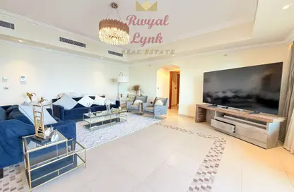 شقة - 2 غرف نوم - 3 حمامات للايجار في طريق بورتو الغربي - بورتو أرابيا - جزيرة اللؤلؤة - الدوحة