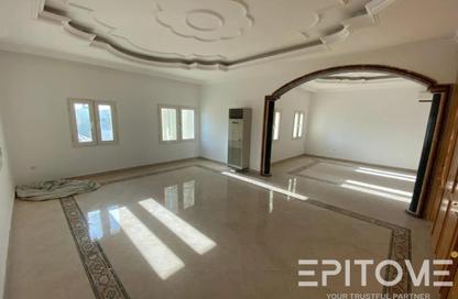 Villa - 5 Bedrooms - 6 Bathrooms for rent in Al Dafna - Al Dafna - Doha