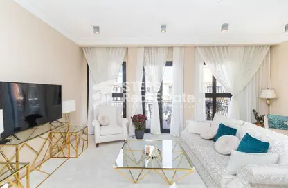 Apartment - 1 Bedroom - 2 Bathrooms for sale in Chateau - Qanat Quartier - The Pearl Island - Doha Apartment - 1 Bedroom - 2 Bathrooms for sale in Chateau - Qanat Quartier - The Pearl Island - Doha